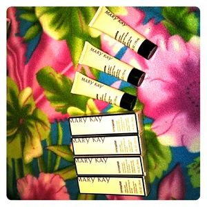 Mary Kay timewise luminous & Matte wear foundation